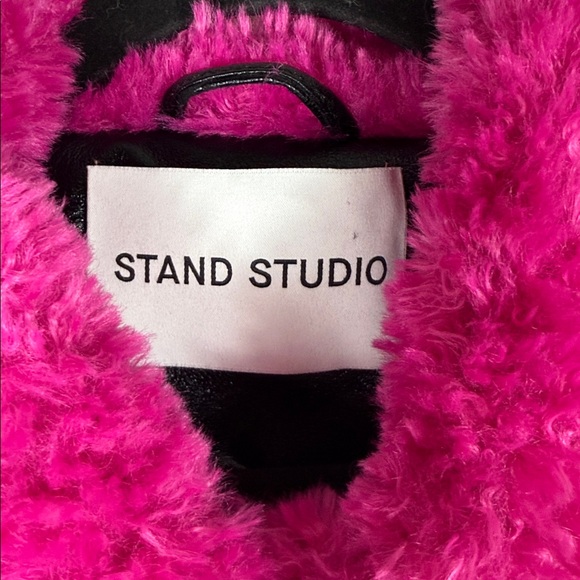Stand Studio Fay Short in Black and Pink Faux Fur Coat - Picture 5 of 7